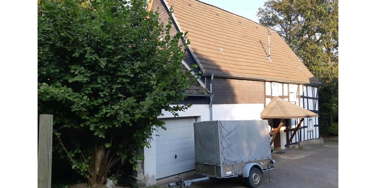 Einfamilienhaus Reichshof - 10 Zimmer, 250 m&sup2;, 295.000&euro; | Angebot:25422678