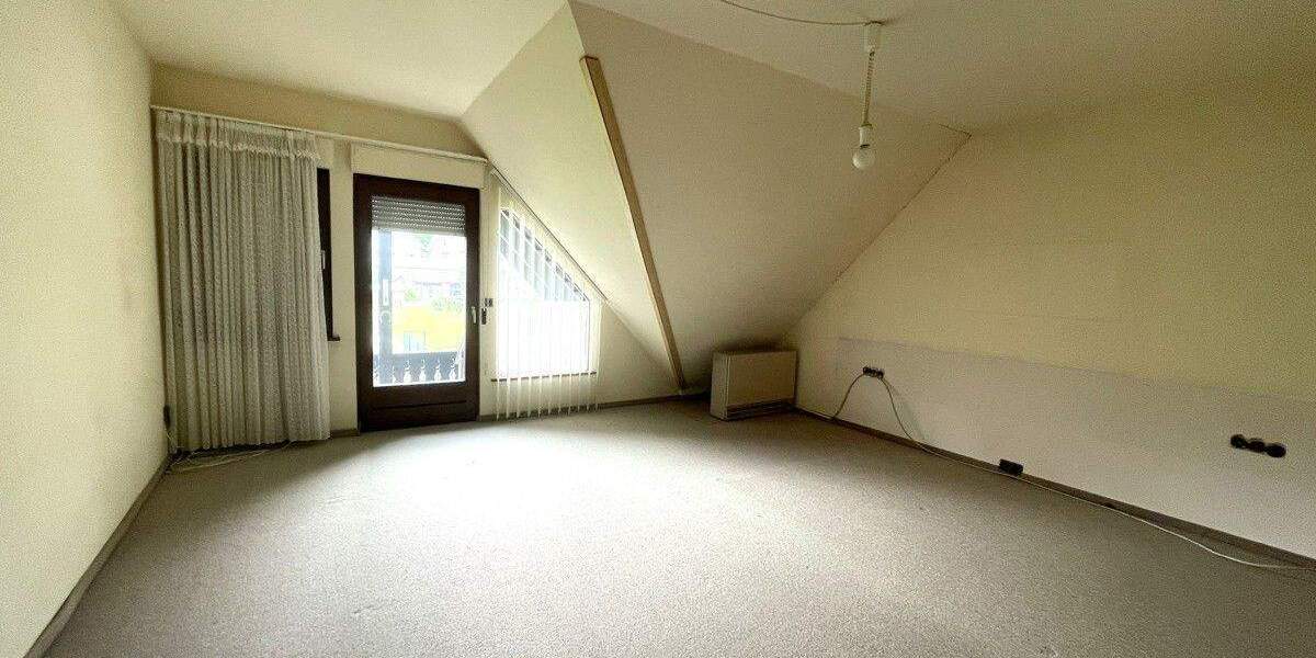 Etagenwohnung Dietzhölztal / Ewersbach Ewersbach - 8 Zimmer, 206 m&sup2;, 175.000&euro; | Angebot:25665420