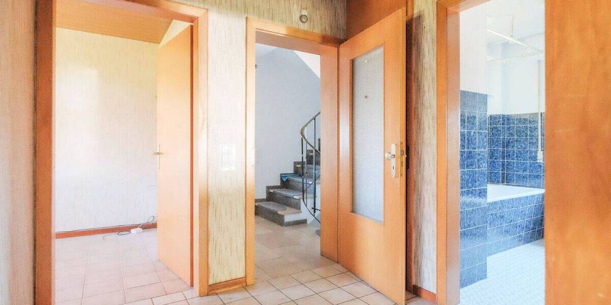 Mehrfamilienhaus, Wohnhaus Reichshof Hunsheim - 6 Zimmer, 128 m&sup2;, 288.000&euro; | Angebot:26702671