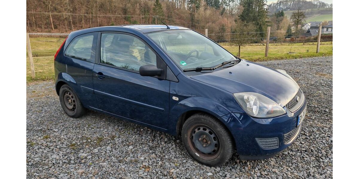 Ford Fiesta 205.000 km 1.100 &euro; Waldbröl 51545