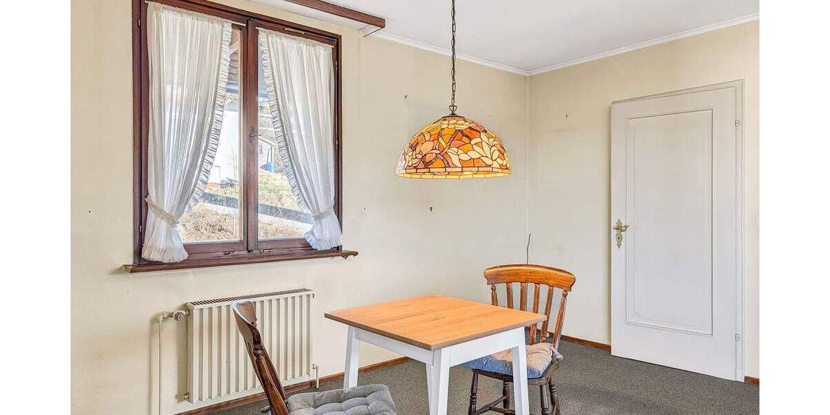 Einfamilienhaus Bad Laasphe - 7 Zimmer, 183 m&sup2;, 286.000&euro; | Angebot:25663940
