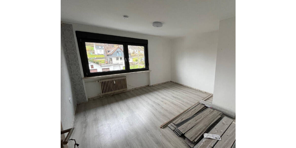 Einfamilienhaus Kirchhundem / Würdinghausen Würdinghausen - 1 Zimmer, 255 m&sup2;, 419.500&euro; | Angebot:25741132