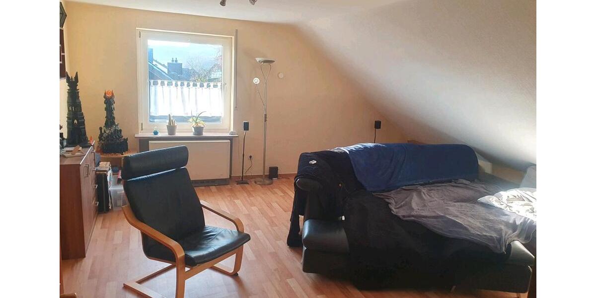 Dachgeschoßwohnung Netphen - 2.5 Zimmer, 78 m&sup2;, 765&euro; | Angebot:26646072