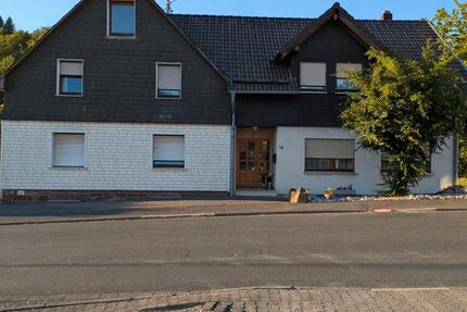 Haus Netphen - 9 Zimmer, 205 m&sup2;, 309.000&euro; | Angebot:26737644