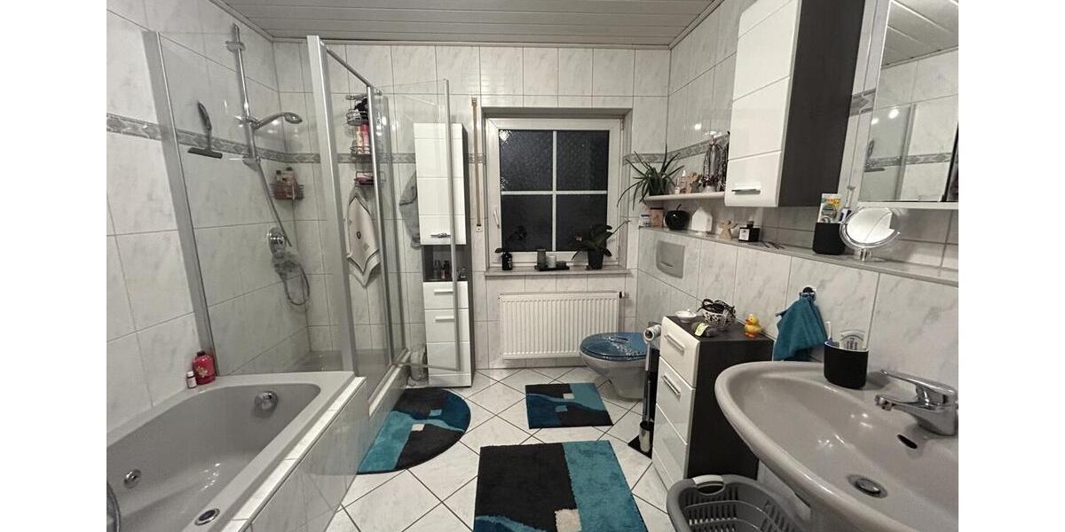 Dachgeschoßwohnung Herborn - 4 Zimmer, 118 m&sup2;, 860&euro; | Angebot:25807434