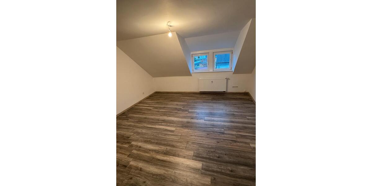 Hochparterre Netphen - 1 Zimmer, 70 m&sup2;, 700&euro; | Angebot:25658404