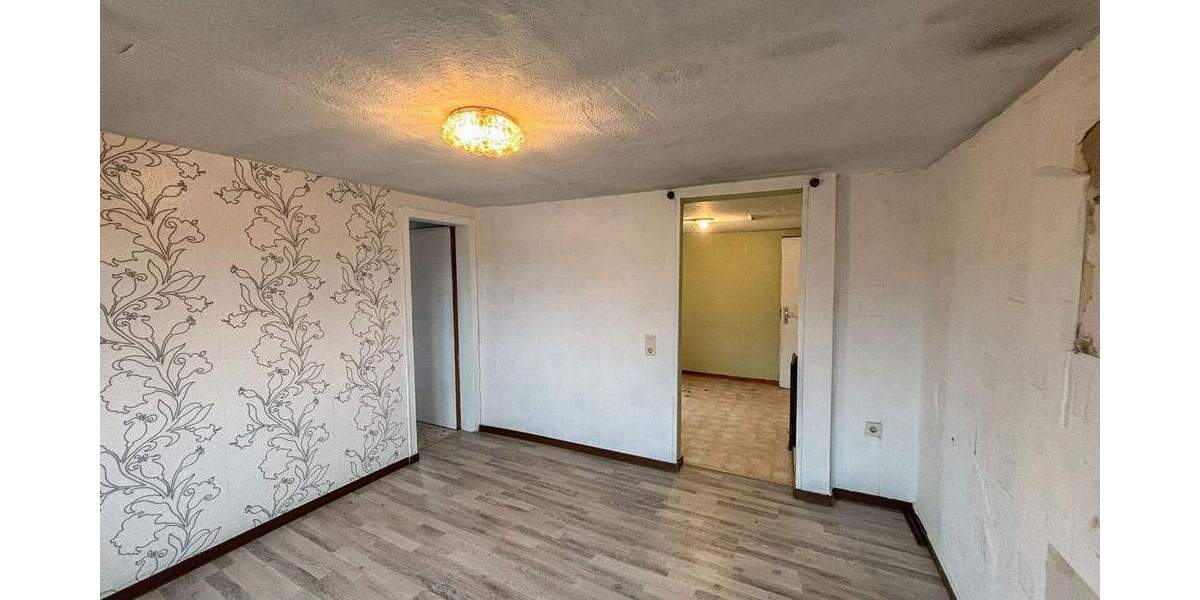 Einfamilienhaus Hamm VG - 7 Zimmer, 120 m&sup2;, 125.000&euro; | Angebot:25776417