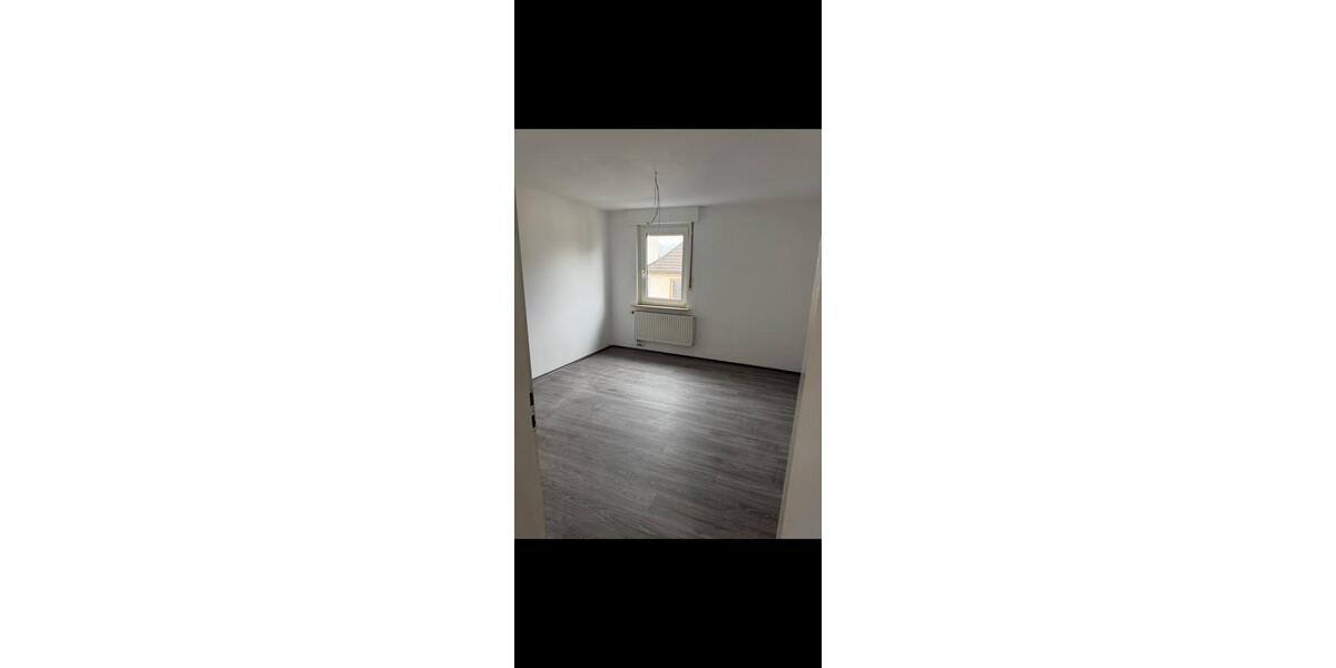 Etagenwohnung Siegen Eiserfeld - 5 Zimmer, 120 m&sup2;, 775&euro; | Angebot:26468250