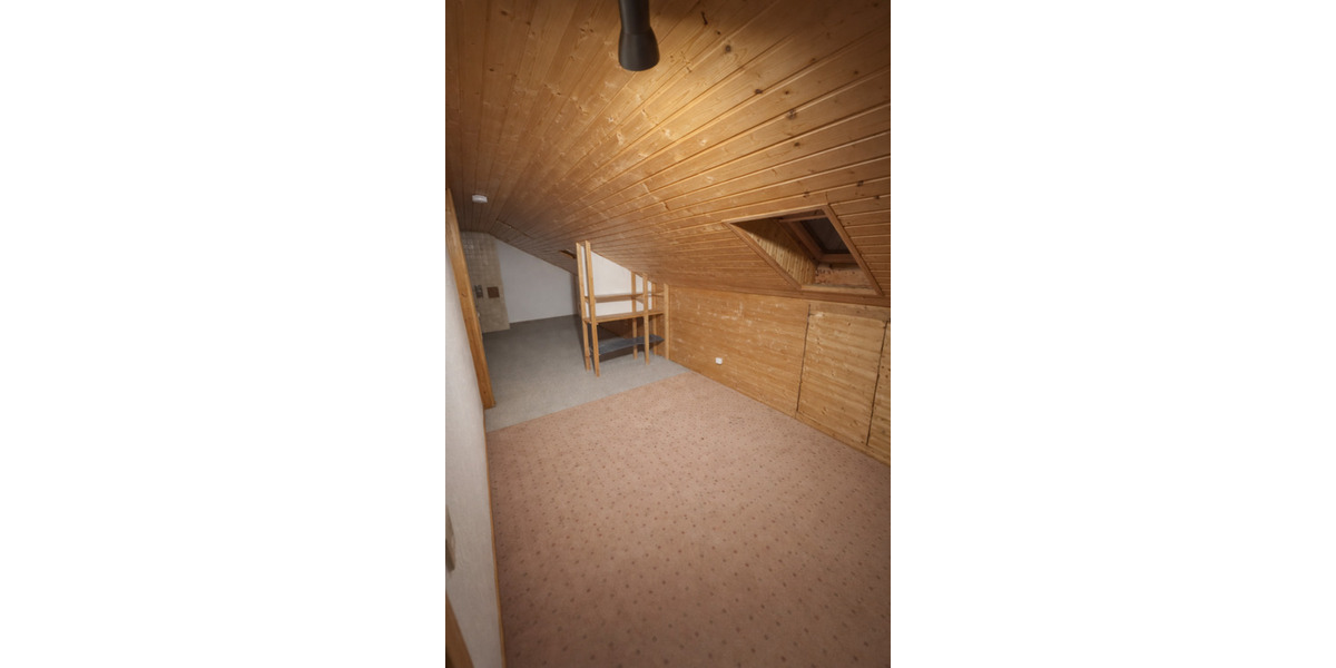 Dachgeschoßwohnung Hamm (Sieg) - 3 Zimmer, 120 m&sup2;, 700&euro; | Angebot:25349786