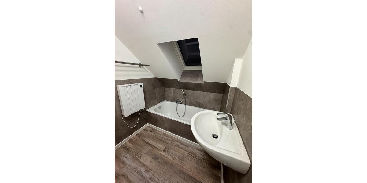 Dachgeschoßwohnung Hellenhahn-Schellenberg Schellenberg - 2 Zimmer, 35 m&sup2;, 400&euro; | Angebot:25986626