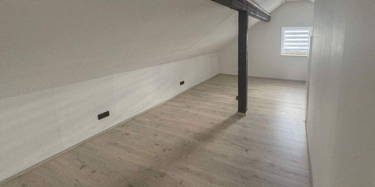 Mehrfamilienhaus, Wohnhaus Zehnhausen bei Rennerod - 6 Zimmer, 230 m&sup2;, 250.000&euro; | Angebot:25691895