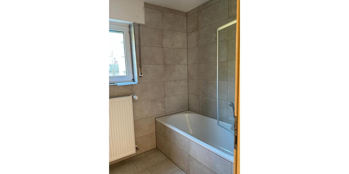 Erdgeschoßwohnung Siegen - 3 Zimmer, 75 m&sup2;, 460&euro; | Angebot:25991579