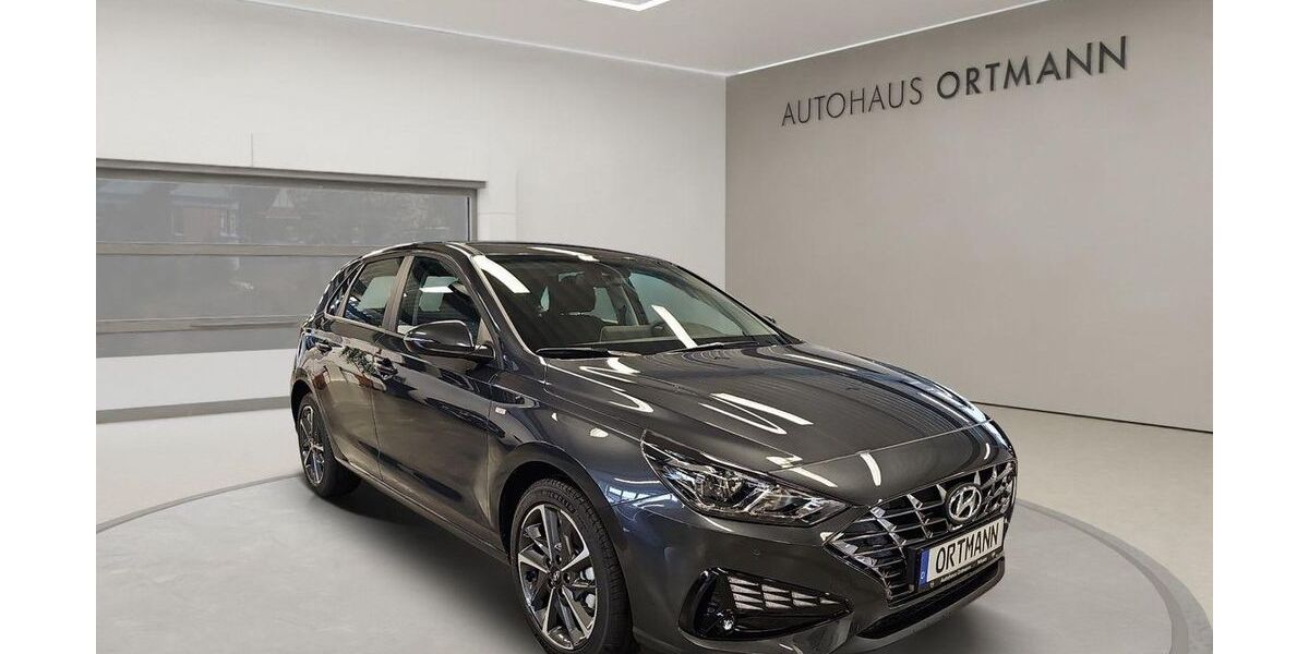 Hyundai i30 21.300 km 22.990 &euro; Wissen 57537