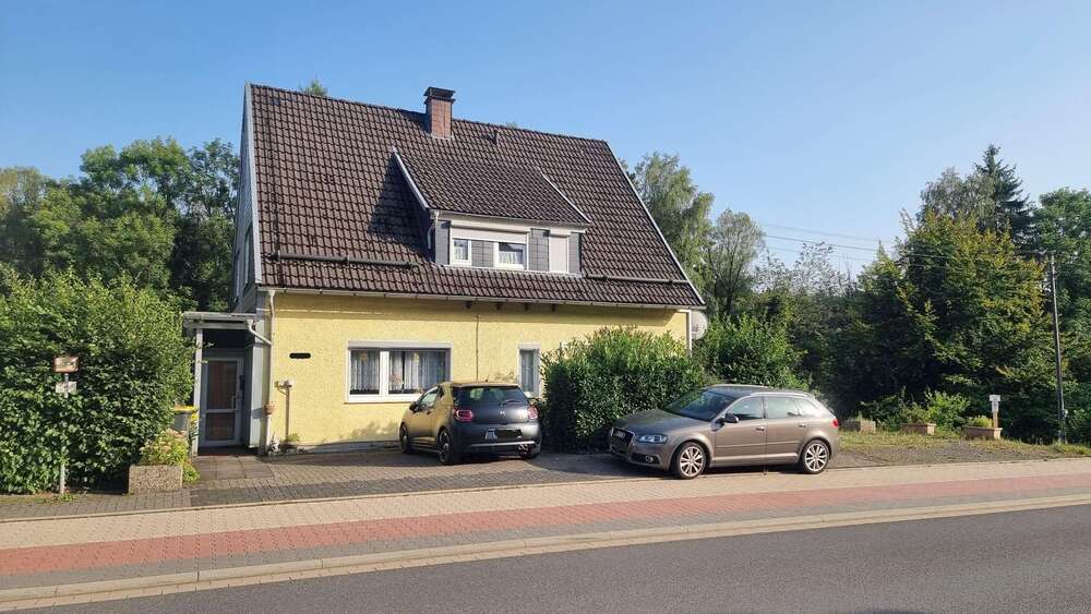 Einfamilienhaus Hilchenbach - Allenbach Allenbach - 7 Zimmer, 150 m&sup2;, 230.000&euro; | Angebot:25819203