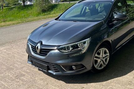Renault Megane 23.000 km 14.490 &euro; Kirchhundem 57399