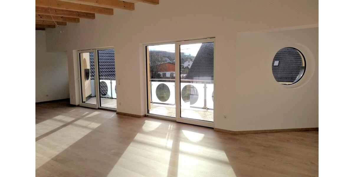 Dachgeschoßwohnung Kirchhundem - 2 Zimmer, 89 m&sup2;, 670&euro; | Angebot:25853029