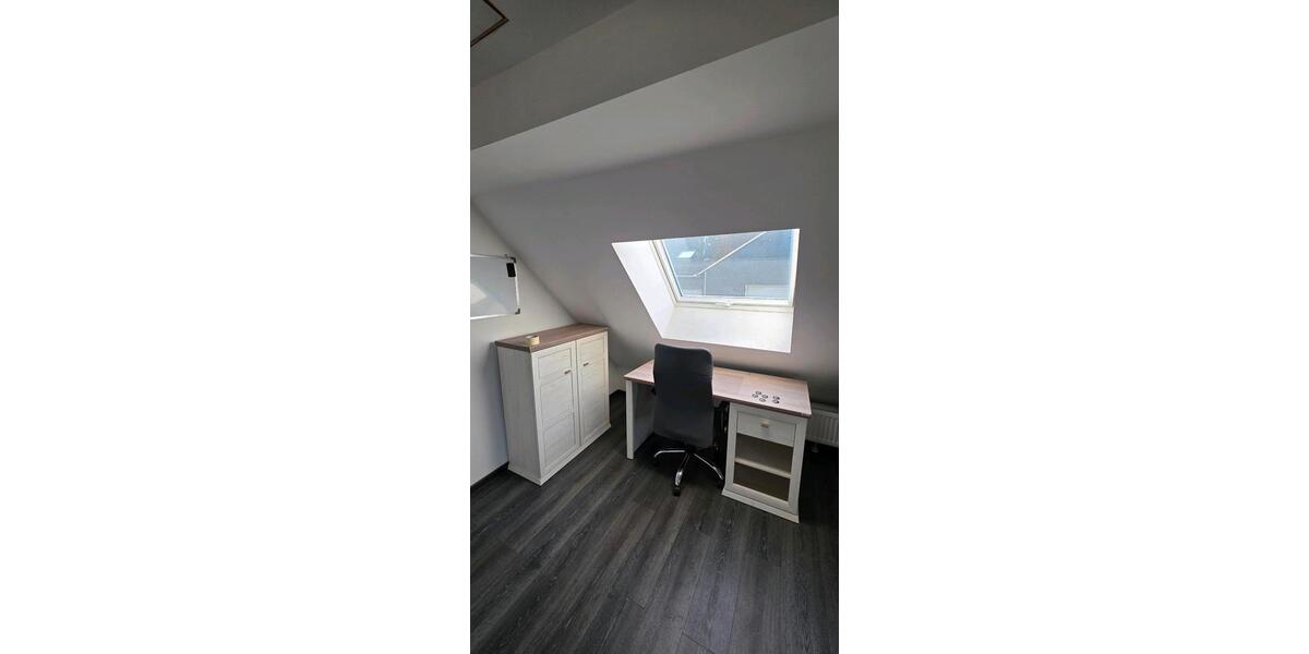 Dachgeschoßwohnung Siegen Kaan-Marienborn - 2 Zimmer, 76 m&sup2;, 900&euro; | Angebot:26464204