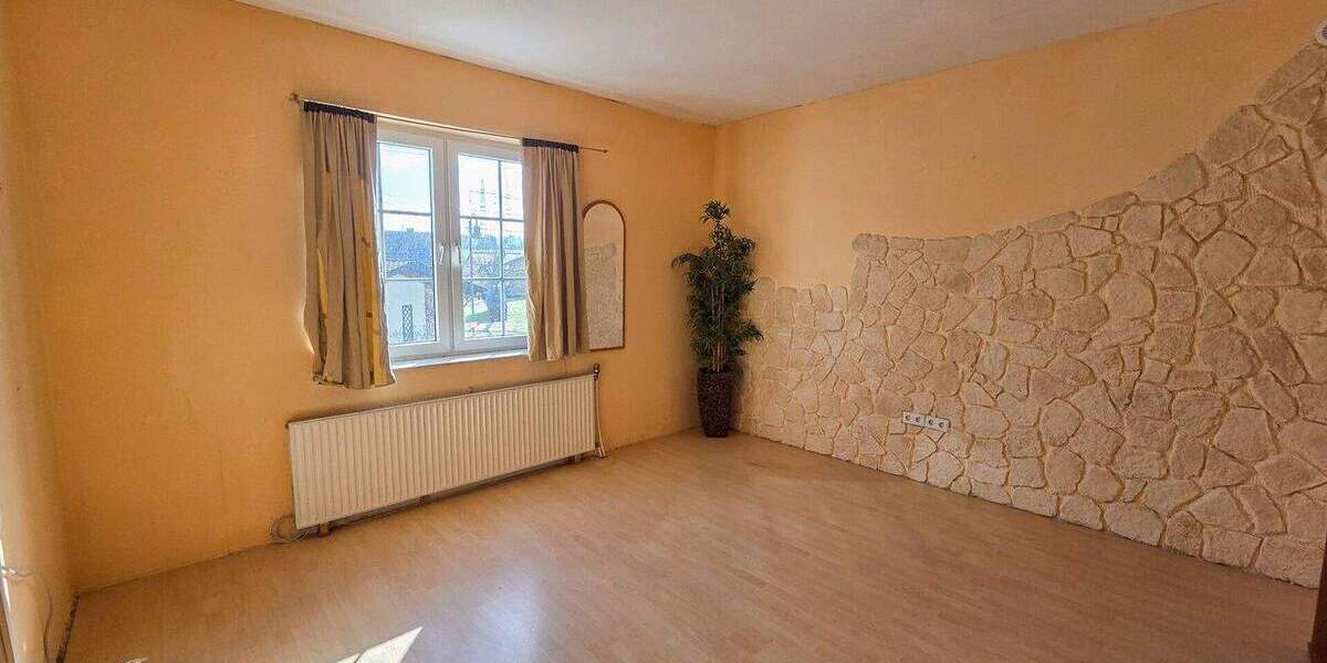 Mehrfamilienhaus, Wohnhaus Pracht / Niederhausen Niederhausen - 8 Zimmer, 229 m&sup2;, 299.000&euro; | Angebot:25819920