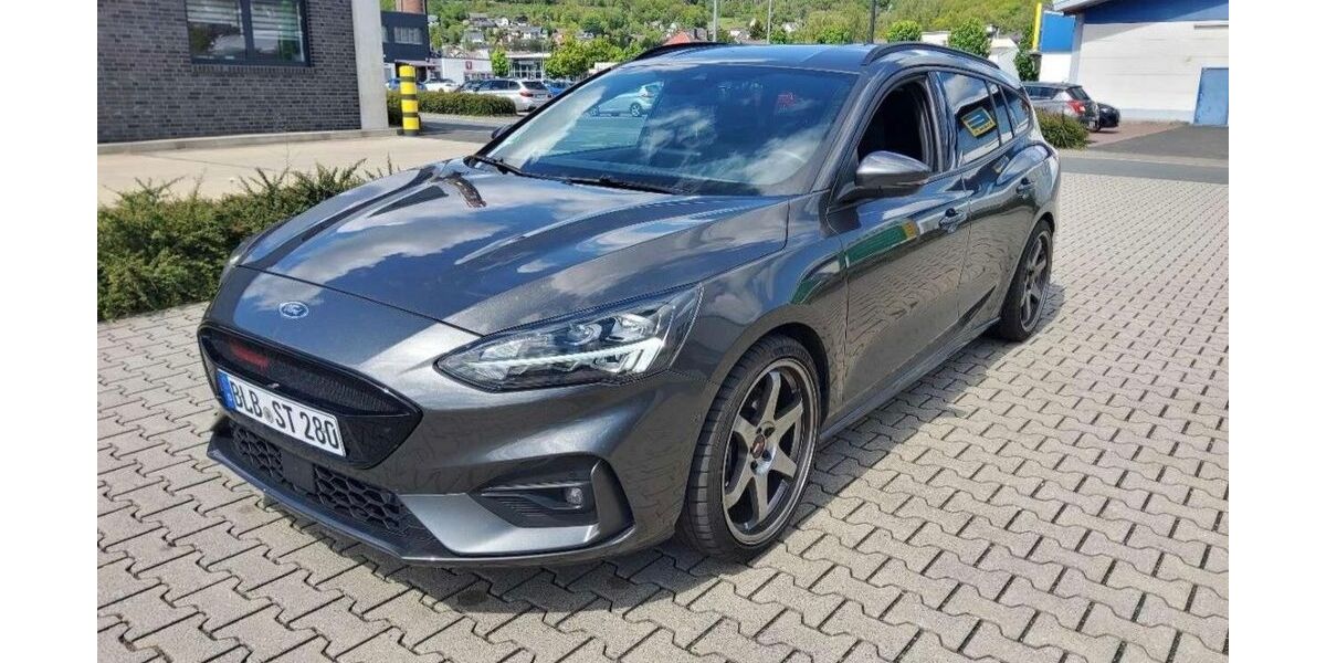 Ford Focus 56.800 km 21.000 &euro; Bad Laasphe 57334