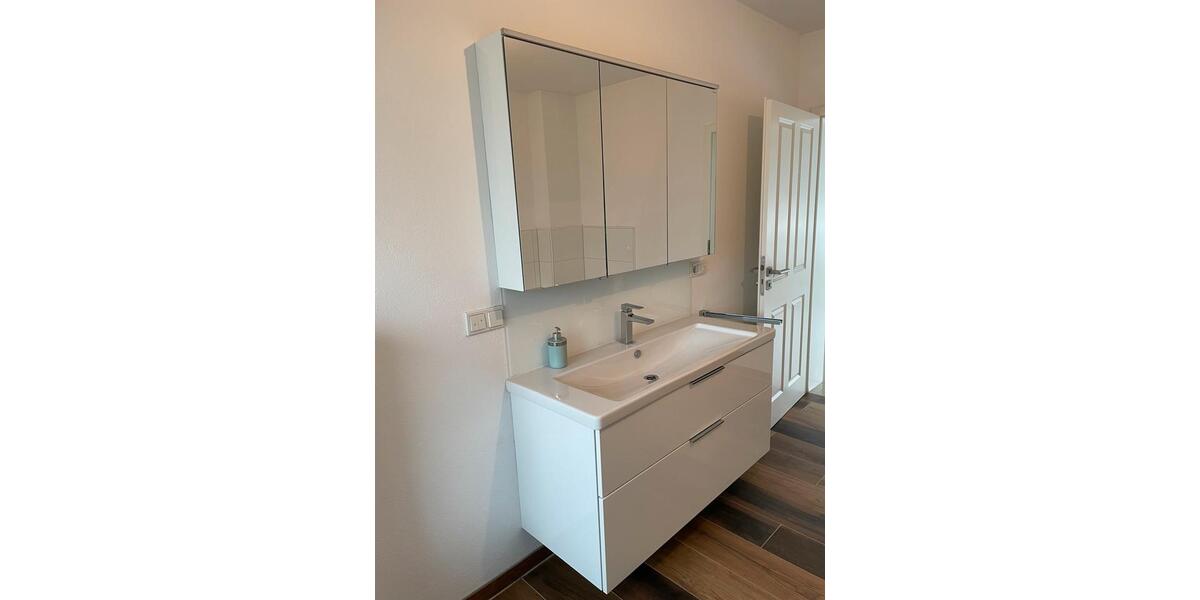 Einfamilienhaus Eschenburg - 2 Zimmer, 65 m&sup2;, 850&euro; | Angebot:26039772