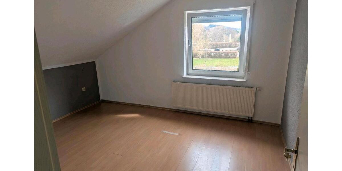 Dachgeschoßwohnung Haiger - 4 Zimmer, 98 m&sup2;, 800&euro; | Angebot:26022163