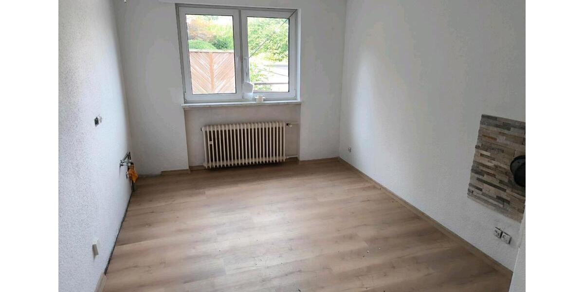 Etagenwohnung Siegen Weidenau - 3 Zimmer, 107 m&sup2;, 1.100&euro; | Angebot:26446378