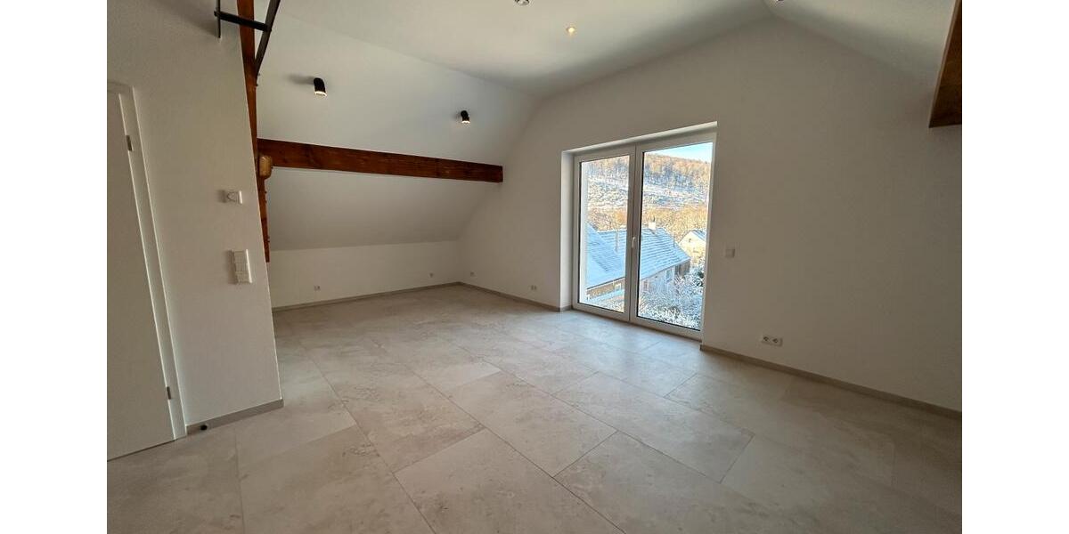 Dachgeschoßwohnung Unnau - 3 Zimmer, 75 m&sup2;, 730&euro; | Angebot:25980209