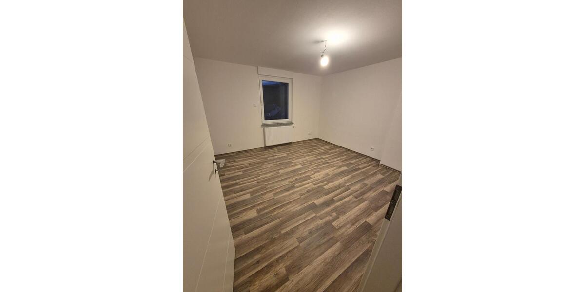 Etagenwohnung Netphen - 5 Zimmer, 102 m&sup2;, 795&euro; | Angebot:26020348