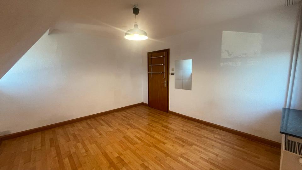 Dachgeschoßwohnung Siegen Weidenau - 3 Zimmer, 74 m&sup2;, 690&euro; | Angebot:25822561