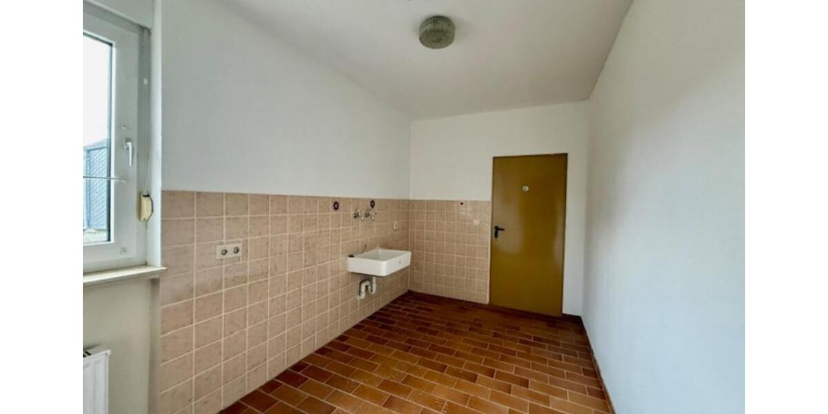 Etagenwohnung Siegen Eiserfeld - 8 Zimmer, 171 m&sup2;, 2.050&euro; | Angebot:25721985