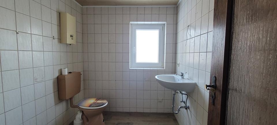 Erdgeschoßwohnung Hof - 2.5 Zimmer, 67 m&sup2;, 430&euro; | Angebot:25106051