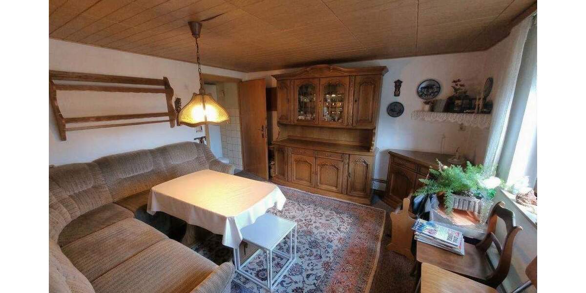 Einfamilienhaus Oberroßbach - 7 Zimmer, 135 m&sup2;, 120.000&euro; | Angebot:25685056