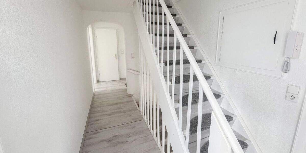 Mehrfamilienhaus, Wohnhaus Zehnhausen bei Rennerod - 6 Zimmer, 230 m&sup2;, 250.000&euro; | Angebot:25691895