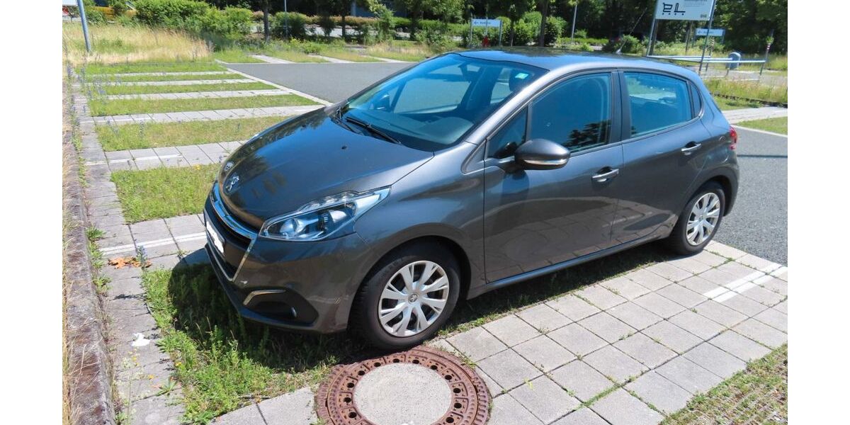Peugeot 208 105.000 km 5.500 &euro; Siegen 57072