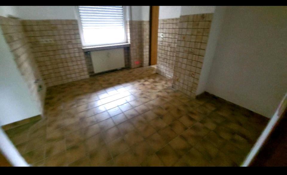 Mehrfamilienhaus, Wohnhaus Bad Laasphe - 13 Zimmer, 250 m&sup2;, 70.000&euro; | Angebot:26682934