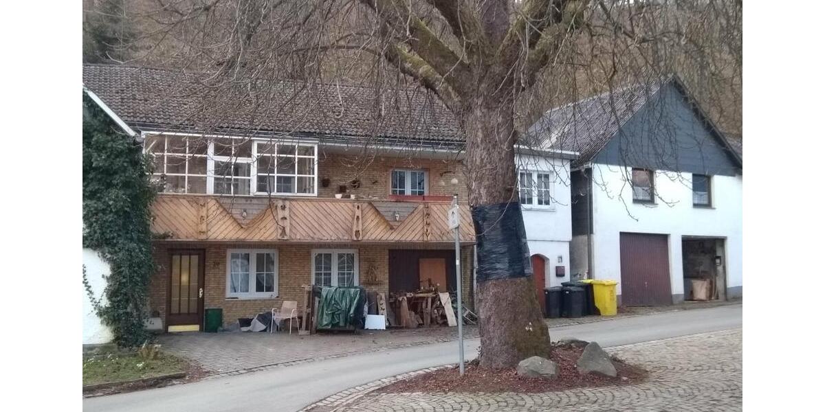 Doppelhaushälfte Olpe - 12 Zimmer, 200 m&sup2;, 1.250&euro; | Angebot:23580942
