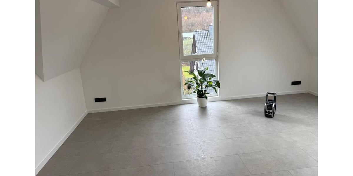 Dachgeschoßwohnung Kreuztal - 1 Zimmer, 60 m&sup2;, 720&euro; | Angebot:25660350