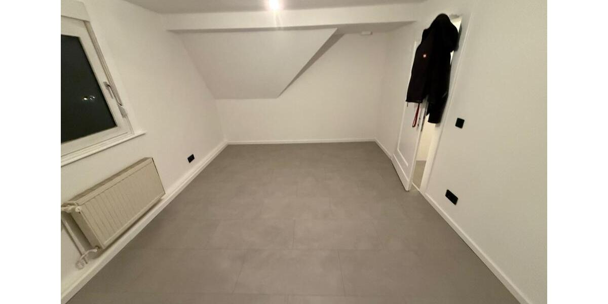 Dachgeschoßwohnung Kreuztal - 1 Zimmer, 60 m&sup2;, 720&euro; | Angebot:25660350