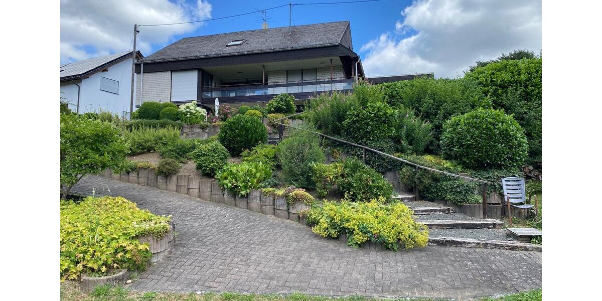 Einfamilienhaus Siegen Dillnhütten - 11 Zimmer, 263 m&sup2;, 495.000&euro; | Angebot:27078551