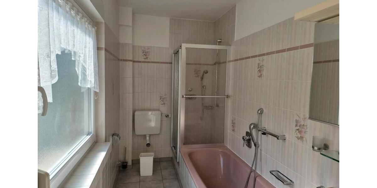 Erdgeschoßwohnung Siegen Dillnhütten - 5 Zimmer, 106 m&sup2;, 700&euro; | Angebot:26048054