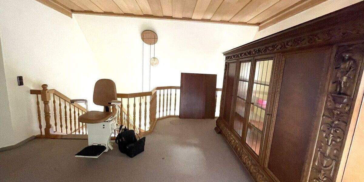 Etagenwohnung Dietzhölztal / Ewersbach Ewersbach - 8 Zimmer, 206 m&sup2;, 175.000&euro; | Angebot:25665420