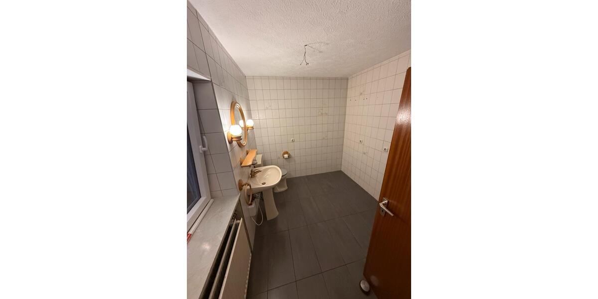 Erdgeschoßwohnung Kreuztal - 2 Zimmer, 69 m&sup2;, 700&euro; | Angebot:26665446