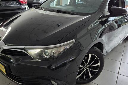 Toyota Auris 144.490 km 9.490 &euro; Kreuztal 57223