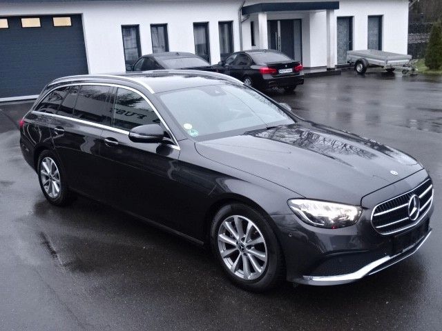 Mercedes-Benz E 200 104.000 km 25.700 &euro; Hattert 57644