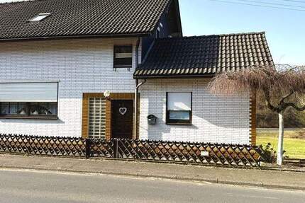 Haus Steinebach - 6 Zimmer, 120 m&sup2;, 129.500&euro; | Angebot:25740456
