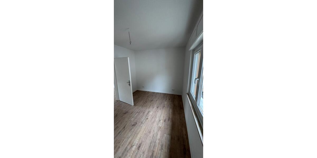 Etagenwohnung Siegen Dillnhütten - 5 Zimmer, 100 m&sup2;, 1.100&euro; | Angebot:25640102