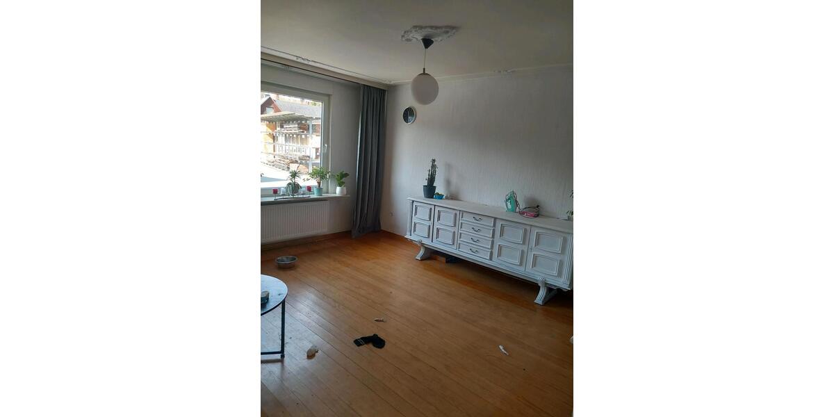 Erdgeschoßwohnung Bad Laasphe - 5 Zimmer, 120 m&sup2;, 1.300&euro; | Angebot:25933029