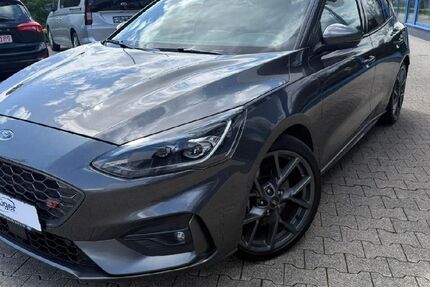 Ford Focus 59.805 km 22.990 &euro; Erndtebrück 57339