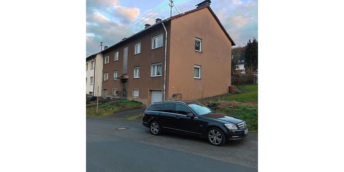Mehrfamilienhaus, Wohnhaus Siegen Eiserfeld - 6 Zimmer, 140 m&sup2;, 260.000&euro; | Angebot:26395029