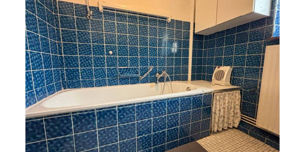 Mehrfamilienhaus, Wohnhaus Hamm/Sieg Sieg - 6 Zimmer, 214 m&sup2;, 129.000&euro; | Angebot:25691824